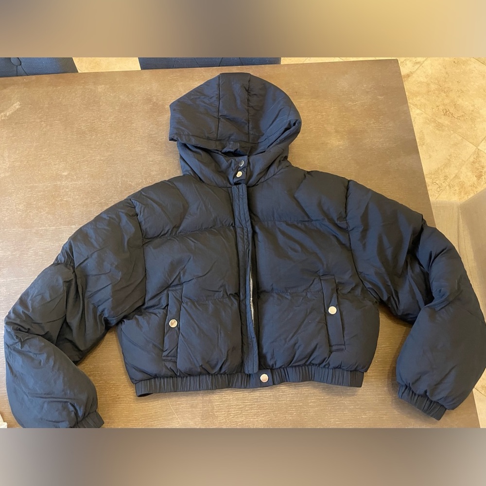 American Threads Alpine Cropped Puffer Jacket Black